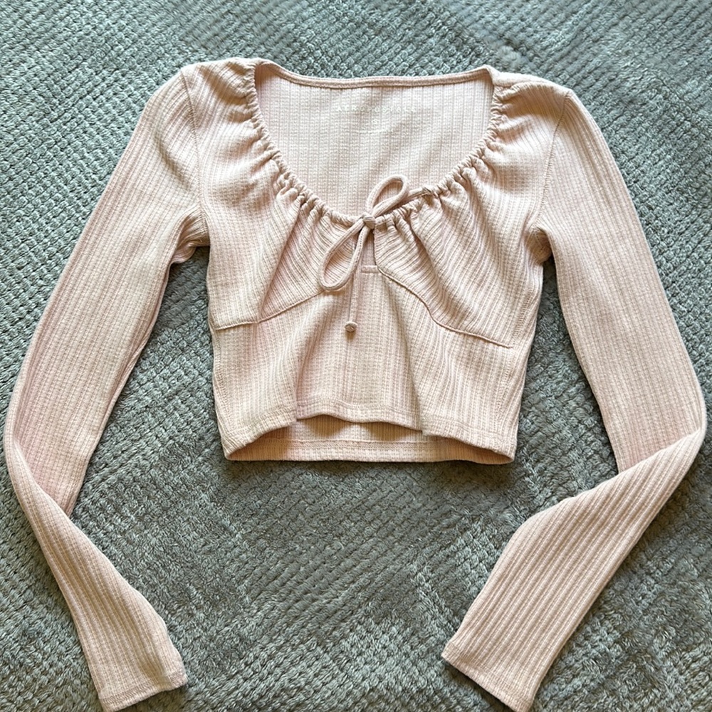 Cute little pastel top !!